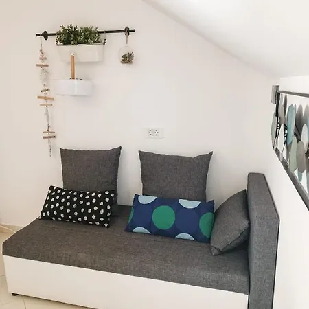 Marta Apartment Vir